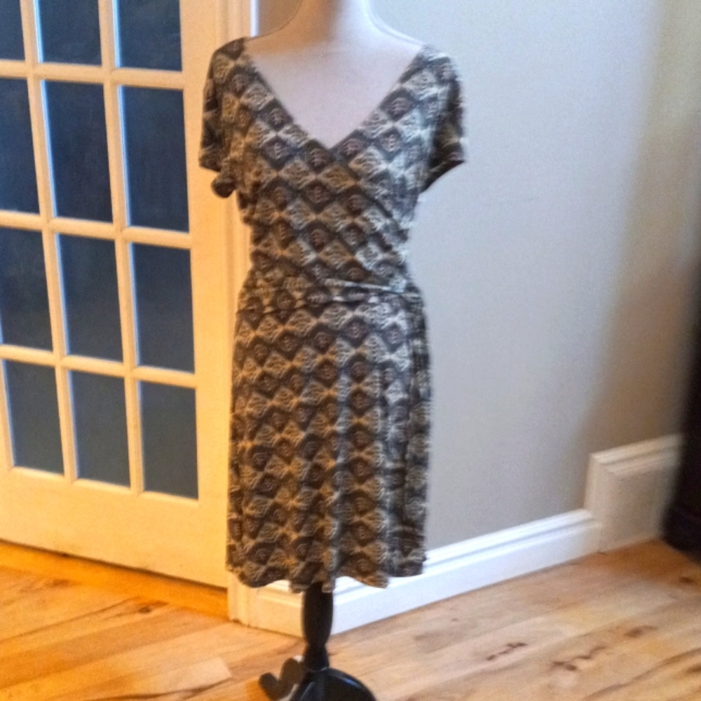 Short sleeved dress